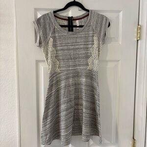 Women’s Xhilaration Gray White Dress Crochet Lace Detail Short Sleeve Size S
